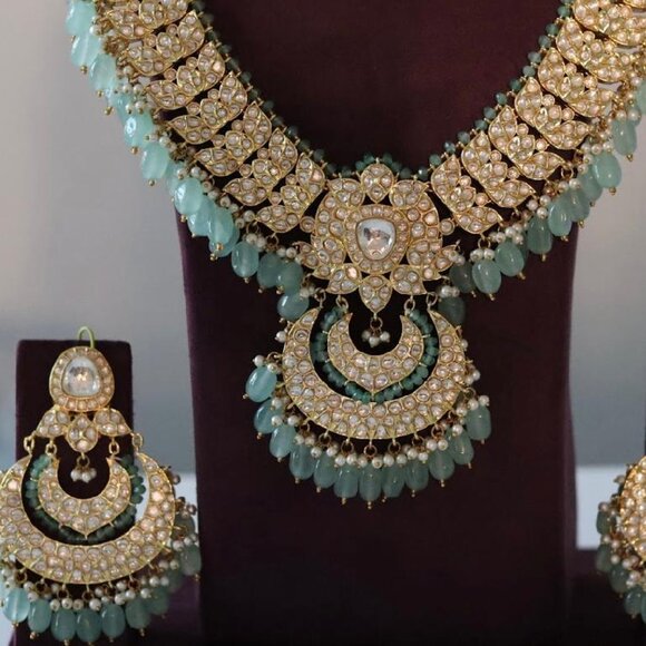 Exquisite Mint Green Kundan Polki Necklace Set - Picture 4 of 5